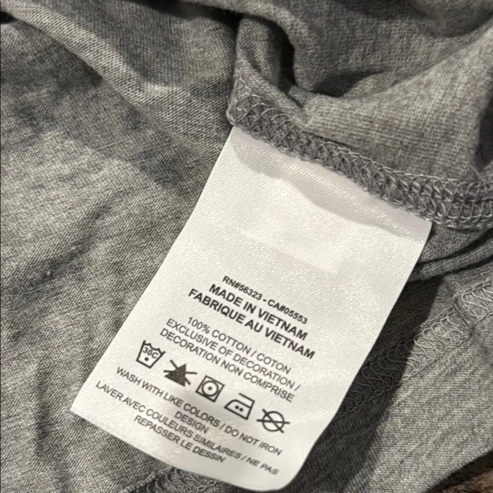 Nike Kids Black and Gray Graphic Tees